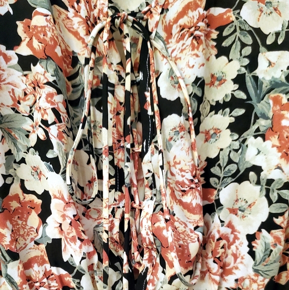 Olivaceous long sleeve short pink floral romper S - Picture 2 of 5